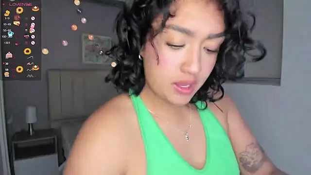 ema saenz online show from 30, 12, 2024