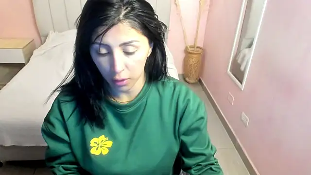 tiffani  love online show from 15, 1, 2025