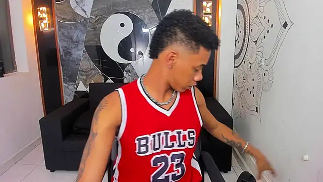 Snapshot of Hottwinkguys chatting on 5, 2, 2025 Hottwinkguys online show from 5, 2, 2025