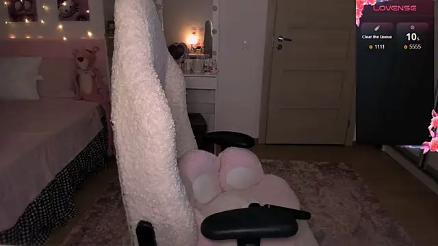 yourcutemouse online show from 3, 2, 2026