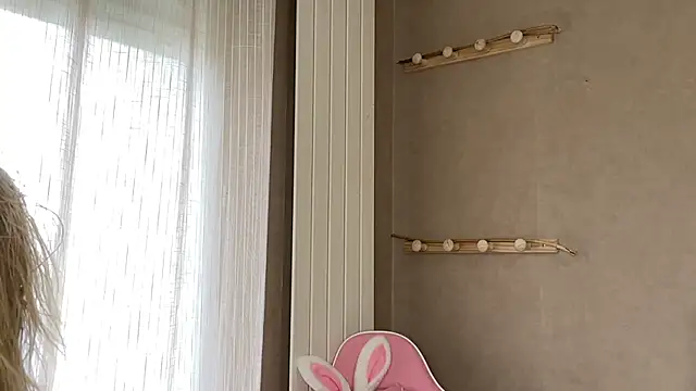 lucie mehott online show from 15, 11, 2025