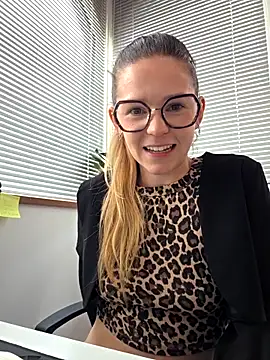 Snapshot of lucie_mehott chatting on 27, 2, 2026 lucie mehott online show from 27, 2, 2026