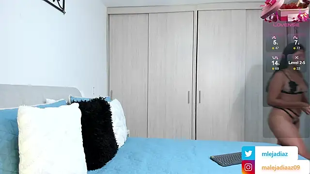 MalejaDiaz  online show from 13, 2, 2025