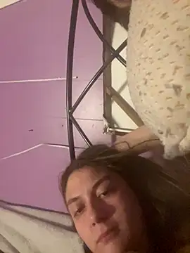 Snapshot of itzcheyduh chatting on 20, 11, 2025 itzcheyduh online show from 20, 11, 2025