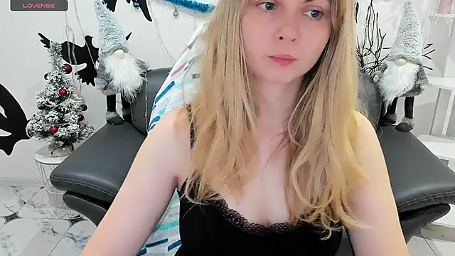 SmilingEmily  online show from 8, 12, 2024