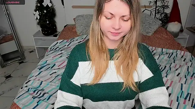 SmilingEmily  online show from 10, 12, 2024