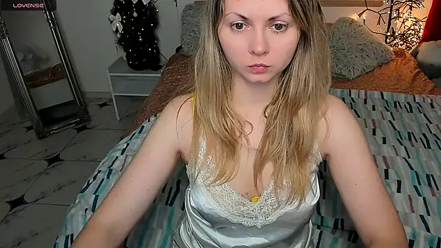 SmilingEmily  online show from 11, 12, 2024