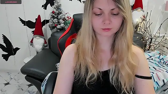 SmilingEmily  online show from 14, 12, 2024