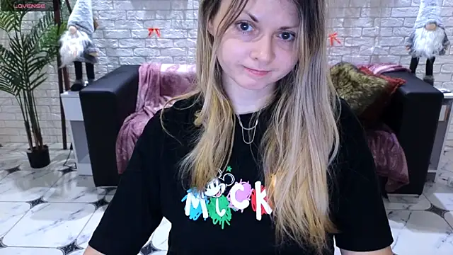 SmilingEmily  online show from 24, 12, 2024