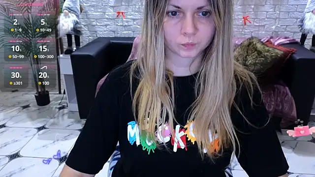 SmilingEmily  online show from 24, 12, 2024