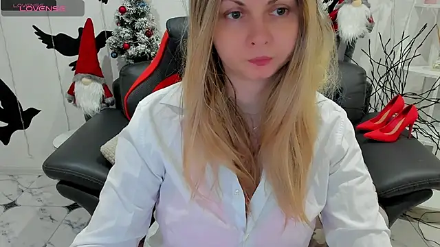 SmilingEmily  online show from 4, 1, 2025