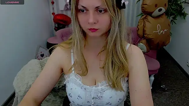 SmilingEmily  online show from 14, 2, 2025