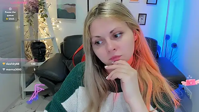 SmilingEmily  online show from 18, 2, 2025