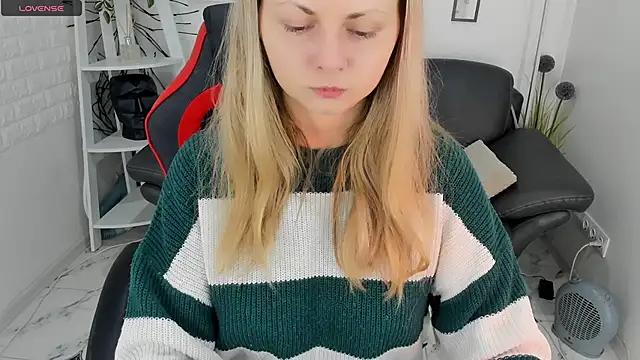 SmilingEmily  online show from 20, 2, 2025