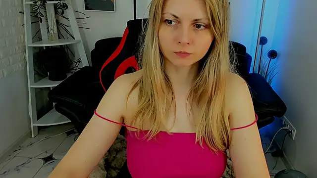 SmilingEmily  online show from 5, 3, 2025