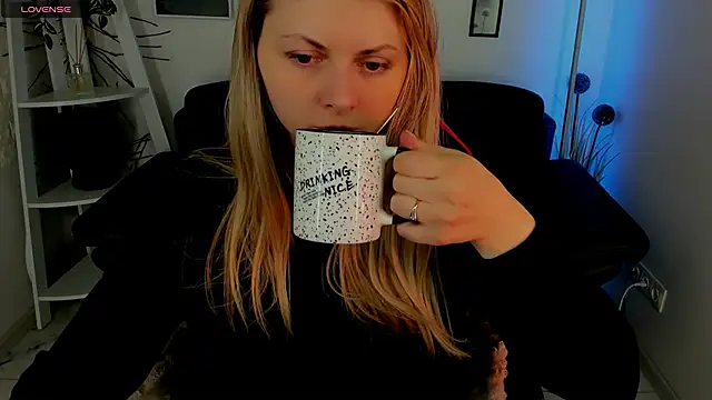 SmilingEmily  online show from 12, 3, 2025