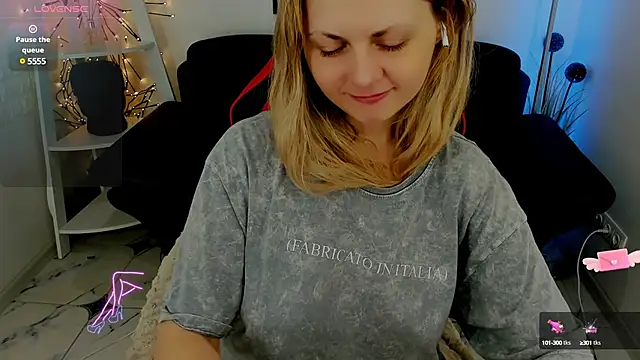 SmilingEmily  online show from 14, 3, 2025