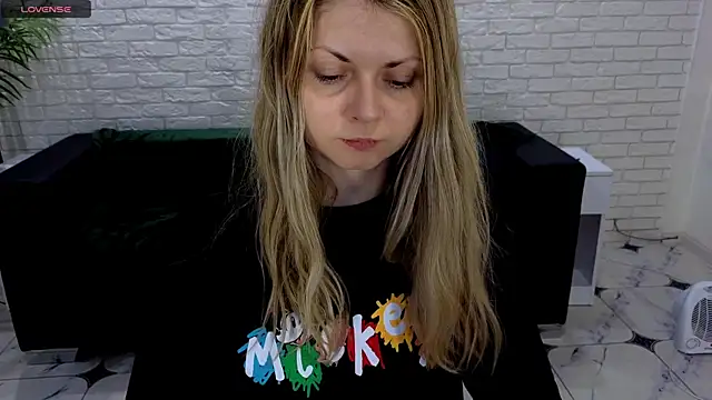 SmilingEmily  online show from 15, 3, 2025