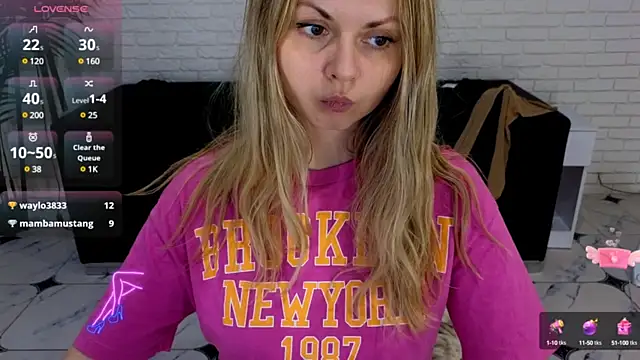 SmilingEmily  online show from 18, 3, 2025