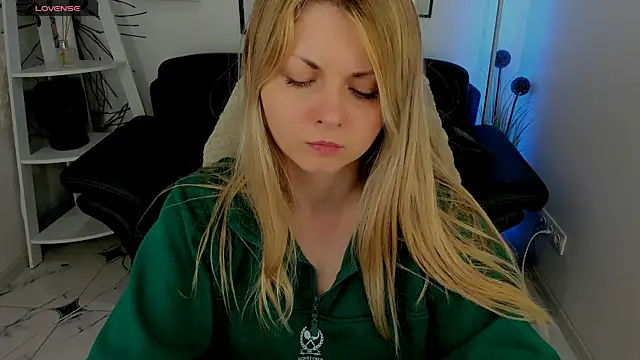 SmilingEmily  online show from 20, 3, 2025