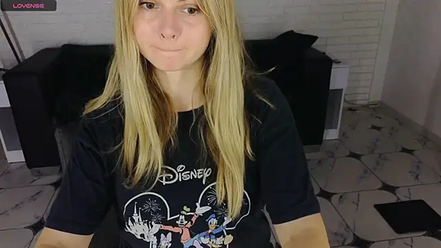 SmilingEmily  online show from 10, 9, 2025