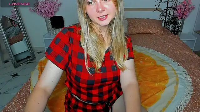 SmilingEmily  online show from 29, 9, 2025