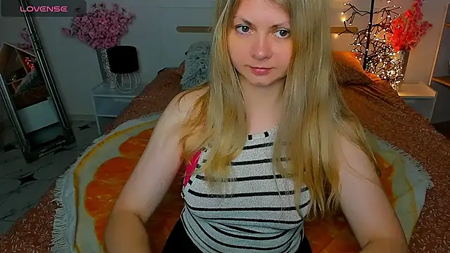 SmilingEmily  online show from 2, 10, 2025