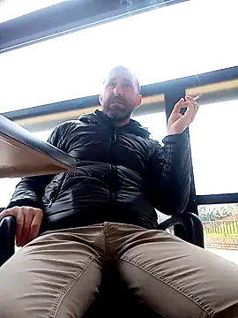 Snapshot of BZHsex chatting on 3, 3, 2025 BZHsex online show from 3, 3, 2025