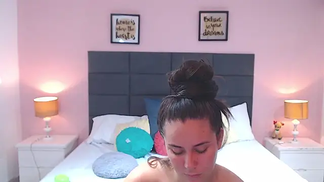 MadisonJenner online show from 8, 2, 2025