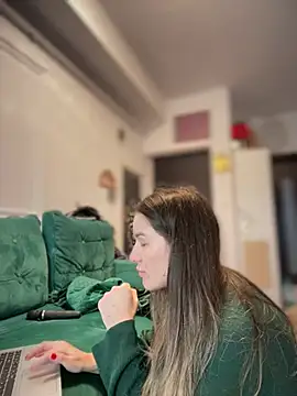 HotXMom online show from 27, 2, 2026