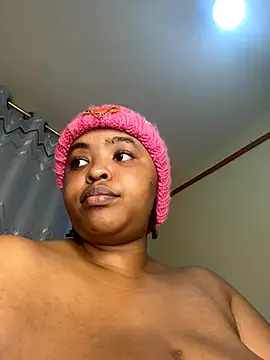 Snapshot of Linahlove chatting on 30, 10, 2025 Linahlove online show from 30, 10, 2025