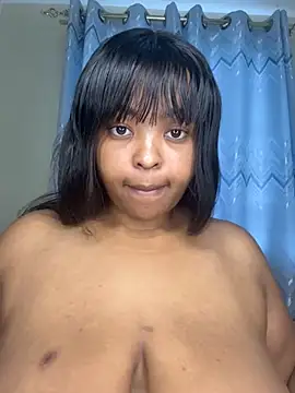 Snapshot of Linahlove chatting on 9, 11, 2025 Linahlove online show from 9, 11, 2025