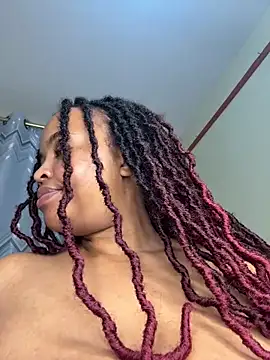 Snapshot of Linahlove chatting on 21, 11, 2025 Linahlove online show from 21, 11, 2025