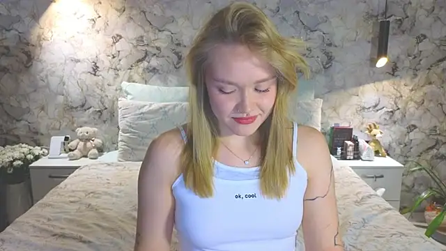 Aurora Golden1 online show from 15, 11, 2025