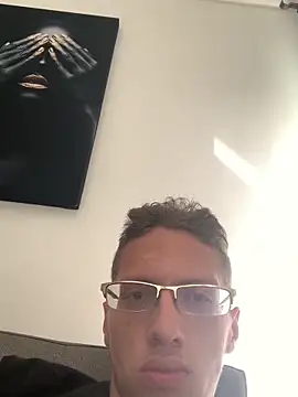 Snapshot of SOYMRX chatting on 5, 1, 2025 SOYMRX online show from 5, 1, 2025