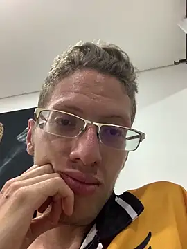 Snapshot of SOYMRX chatting on 1, 2, 2025 SOYMRX online show from 1, 2, 2025