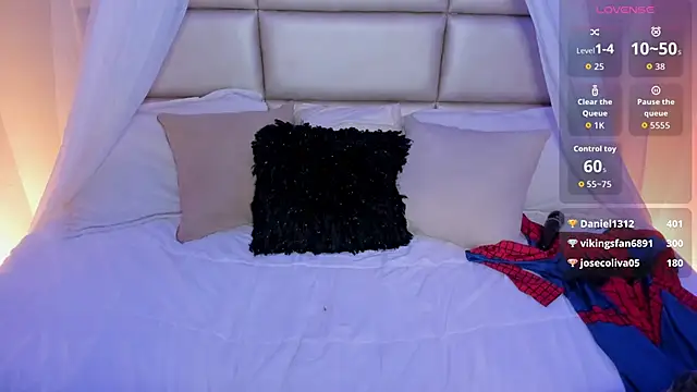 Snapshot of kristen_kassi chatting on 7, 10, 2025 kristen kassi online show from 7, 10, 2025