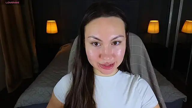 GIGI BENNET online show from 4, 12, 2024