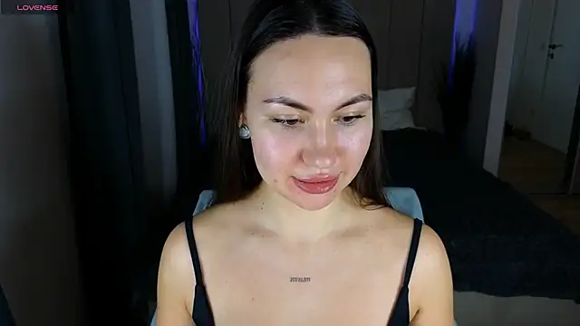 GIGI BENNET online show from 5, 12, 2024