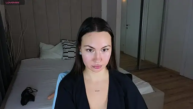 GIGI BENNET online show from 6, 12, 2024