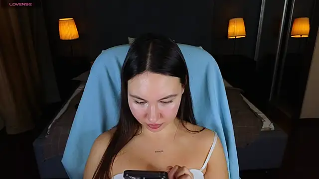 GIGI BENNET online show from 24, 12, 2024