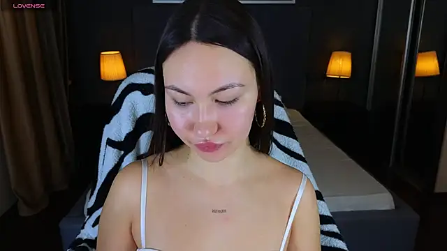 GIGI BENNET online show from 25, 12, 2024