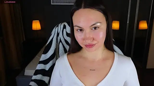 GIGI BENNET online show from 3, 1, 2025