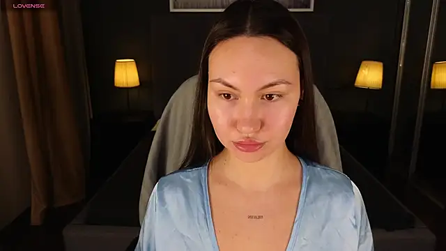 GIGI BENNET online show from 5, 1, 2025