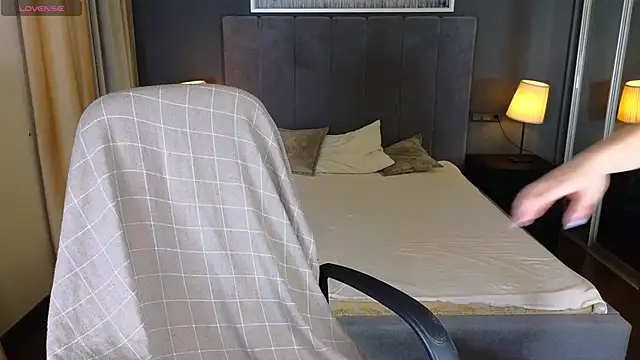 GIGI BENNET online show from 17, 1, 2025