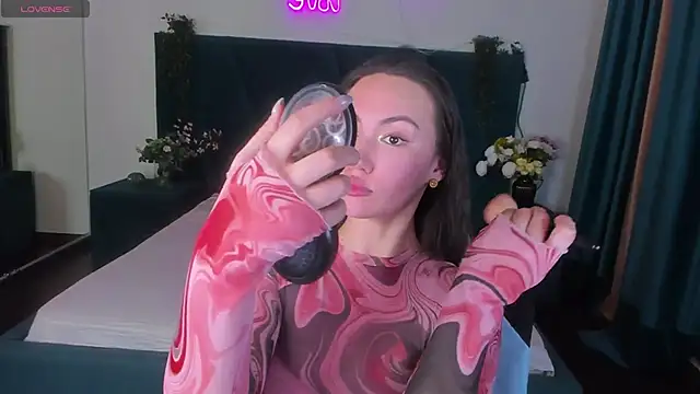 GIGI BENNET online show from 19, 1, 2025