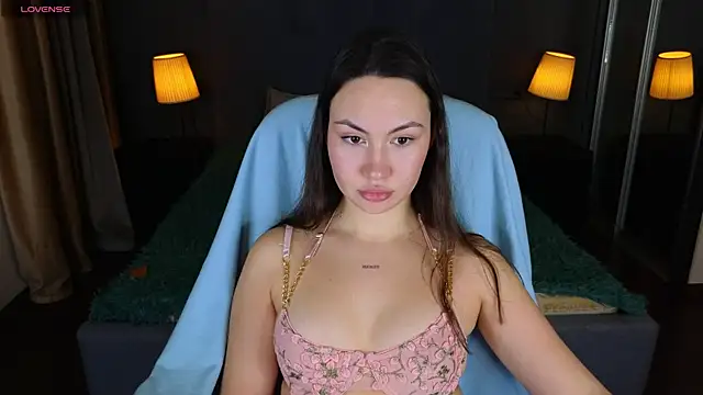 GIGI BENNET online show from 20, 1, 2025