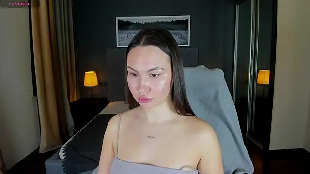 GIGI BENNET online show from 25, 1, 2025