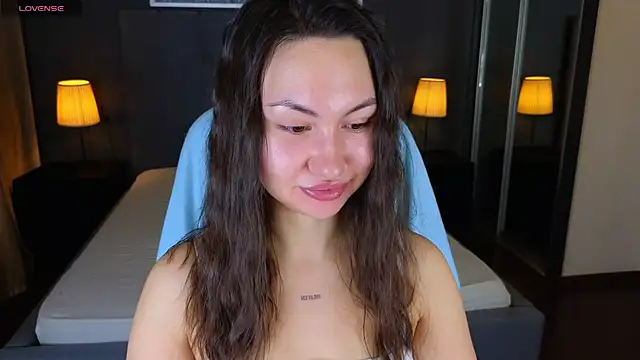 GIGI BENNET online show from 27, 1, 2025