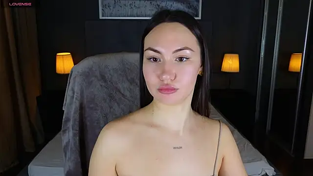 GIGI BENNET online show from 31, 1, 2025